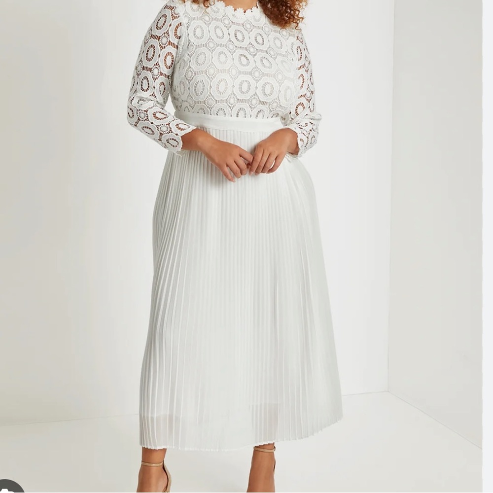 White Lace Evening Dress with pleated skirt